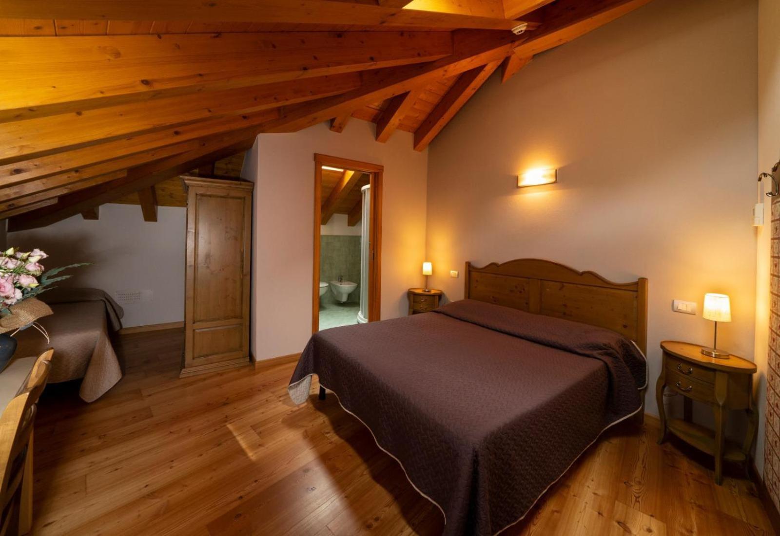 Albergo Parigi Arsie Bagian luar foto
