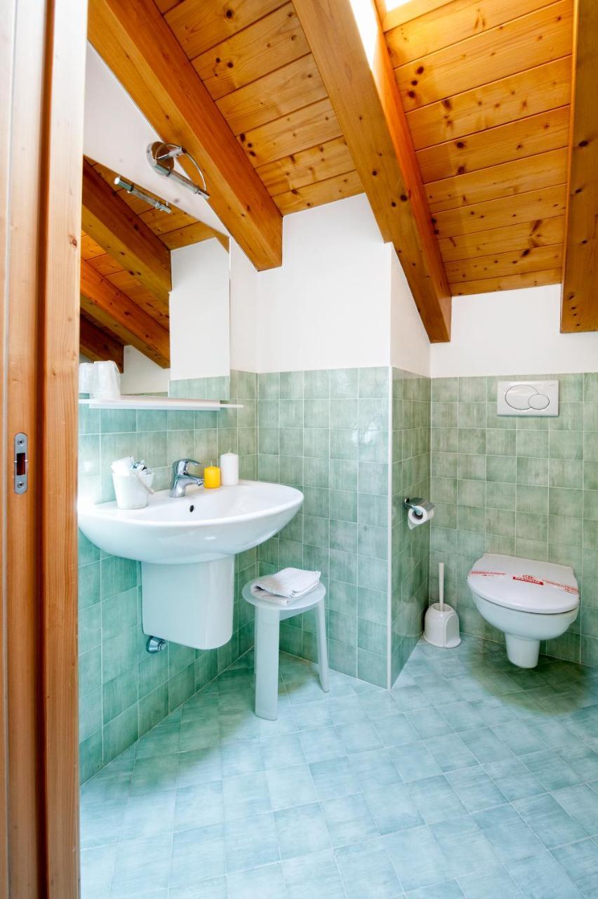 Albergo Parigi Arsie Bagian luar foto