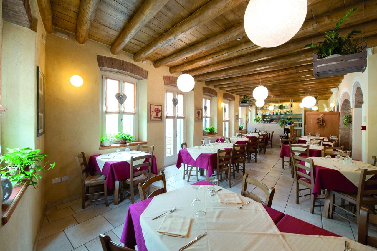 Albergo Parigi Arsie Bagian luar foto