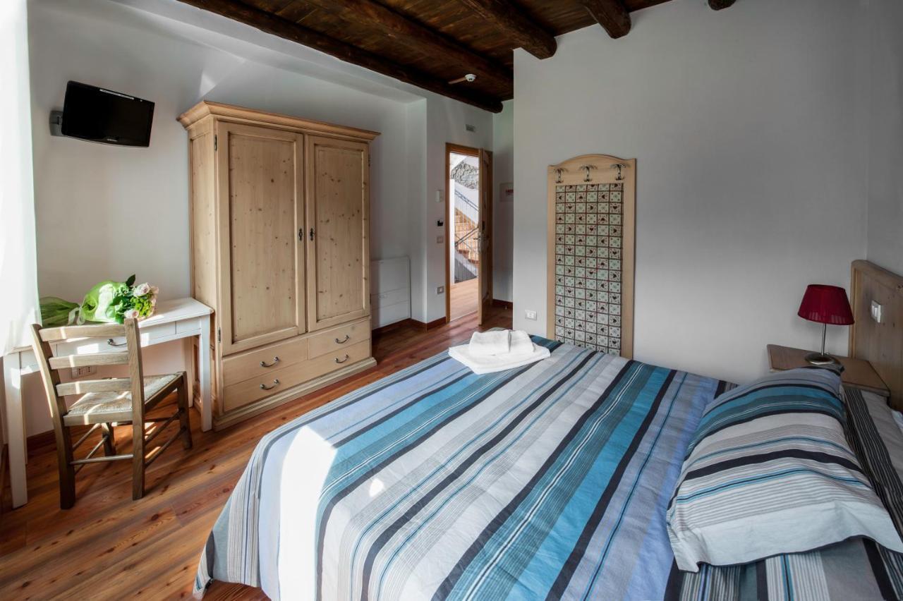 Albergo Parigi Arsie Bagian luar foto
